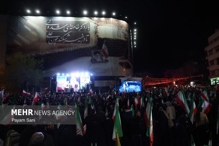 اجتماع حمایت از رزمندگان در مقابله با دشمن آمریکایی - صهیونی