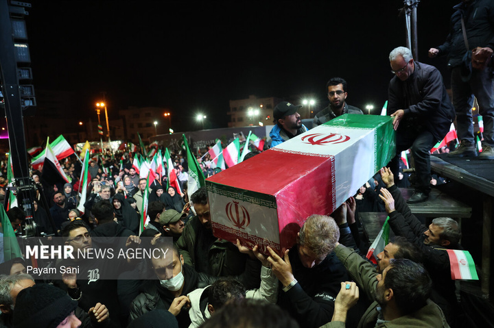 اجتماع حمایت از رزمندگان در مقابله با دشمن آمریکایی - صهیونی