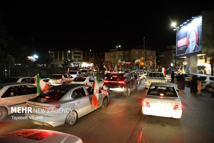 اجتماع شبانه همدانی‌ها در دفاع از امنیت کشور