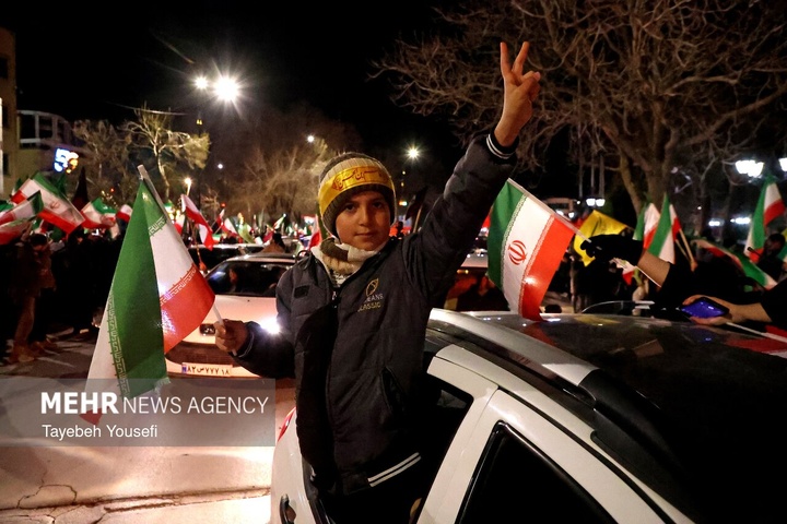 اجتماع شبانه همدانی‌ها در دفاع از امنیت کشور