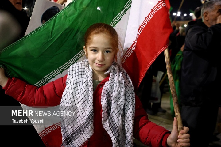 اجتماع شبانه همدانی‌ها در دفاع از امنیت کشور