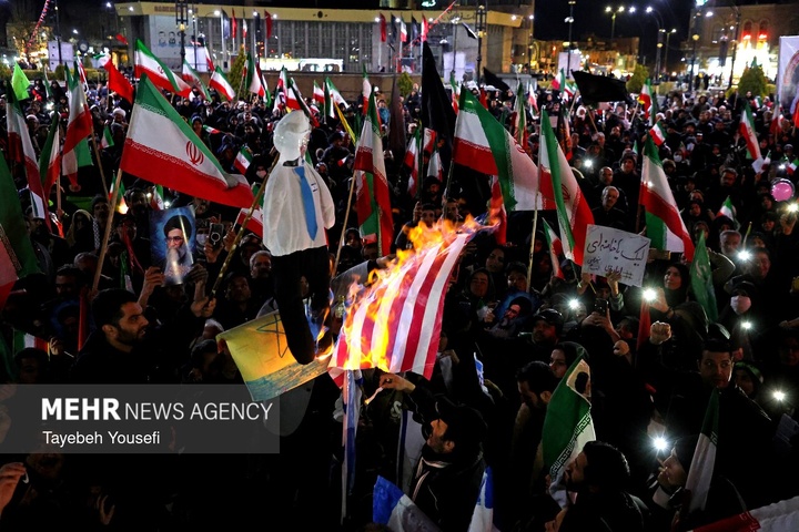 اجتماع شبانه همدانی‌ها در دفاع از امنیت کشور