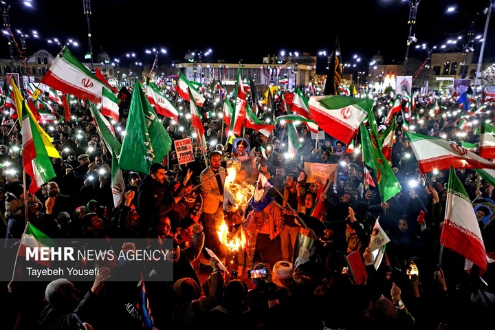 اجتماع شبانه همدانی‌ها در دفاع از امنیت کشور