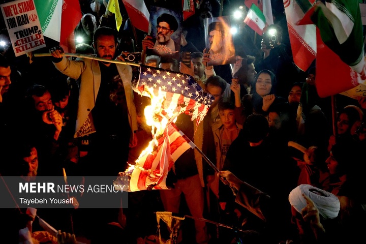 اجتماع شبانه همدانی‌ها در دفاع از امنیت کشور