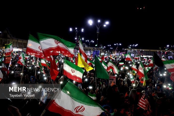 اجتماع شبانه همدانی‌ها در دفاع از امنیت کشور