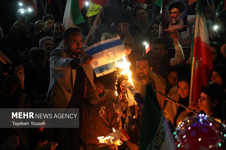 اجتماع شبانه همدانی‌ها در دفاع از امنیت کشور