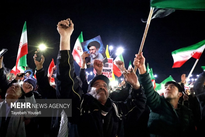 اجتماع شبانه همدانی‌ها در دفاع از امنیت کشور