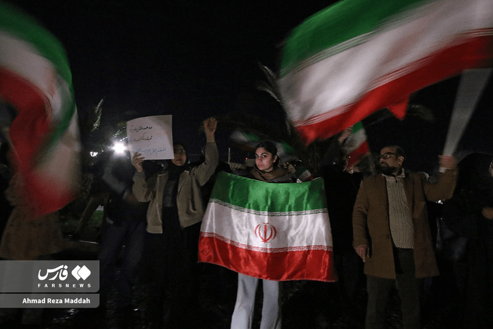 چهارشنبه‌سوزی دشمن در شیراز