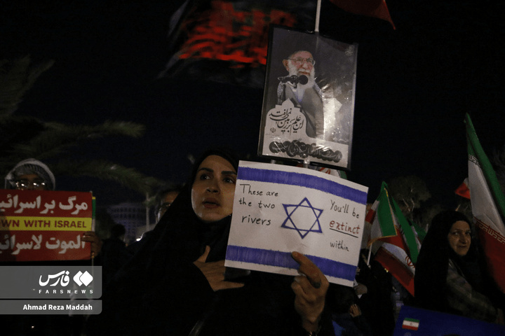 چهارشنبه‌سوزی دشمن در شیراز