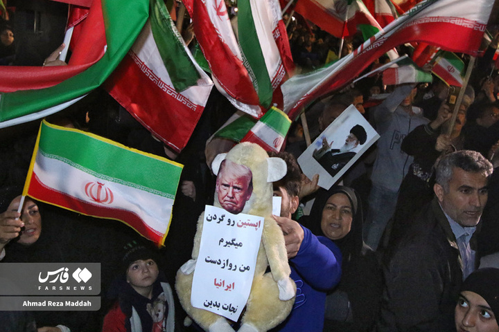 چهارشنبه‌سوزی دشمن در شیراز