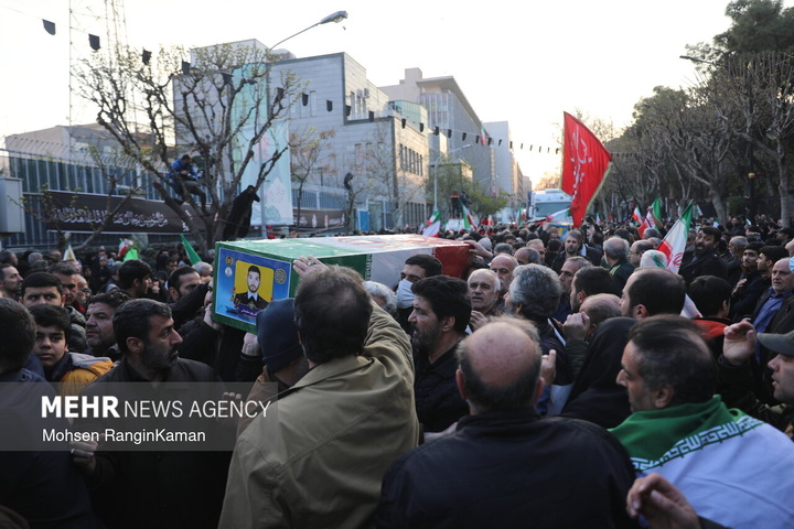 تشییع شهیدان لاریجانی، سلیمانی و شهدای ناو دنا ـ ۱