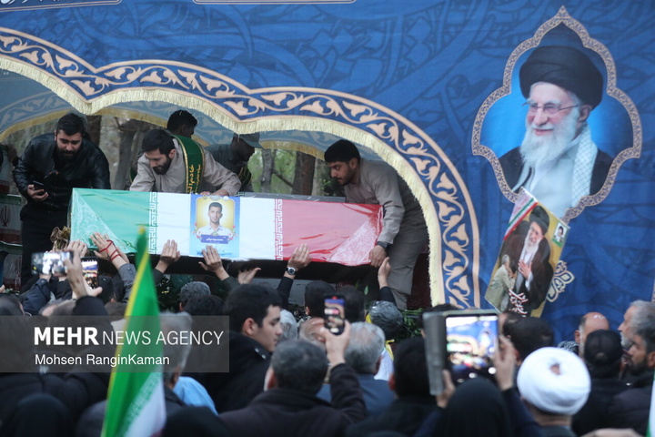 تشییع شهیدان لاریجانی، سلیمانی و شهدای ناو دنا ـ ۱