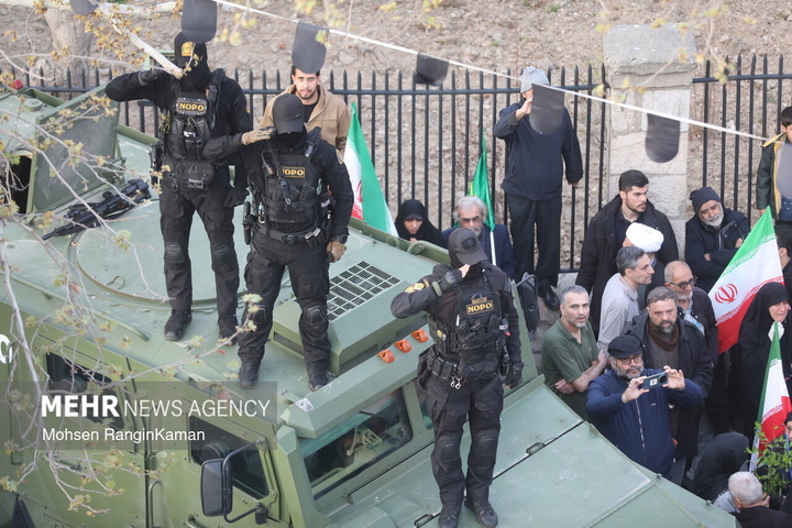 تشییع شهیدان لاریجانی، سلیمانی و شهدای ناو دنا ـ ۱