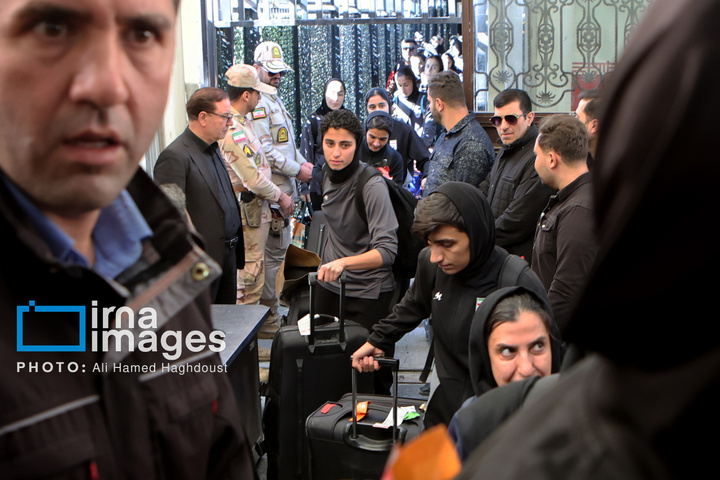 بازگشت اعضای تیم ملی فوتبال زنان ایران به آغوش میهن