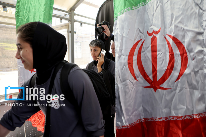 بازگشت اعضای تیم ملی فوتبال زنان ایران به آغوش میهن