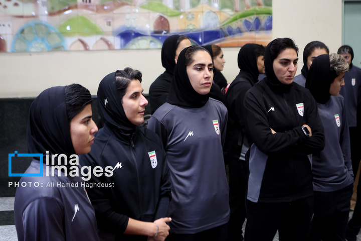 بازگشت اعضای تیم ملی فوتبال زنان ایران به آغوش میهن