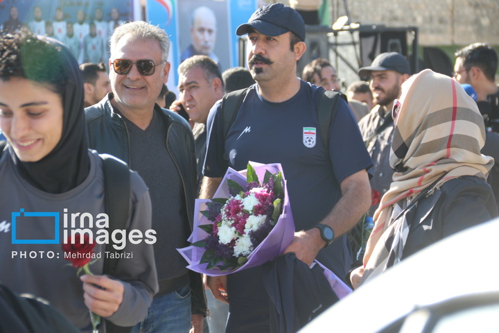بازگشت اعضای تیم ملی فوتبال زنان ایران به آغوش میهن