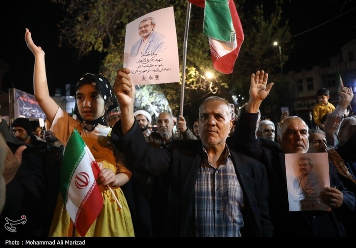 مراسم وداع با پیکر شهید علی و مرتضی لاریجانی در قم