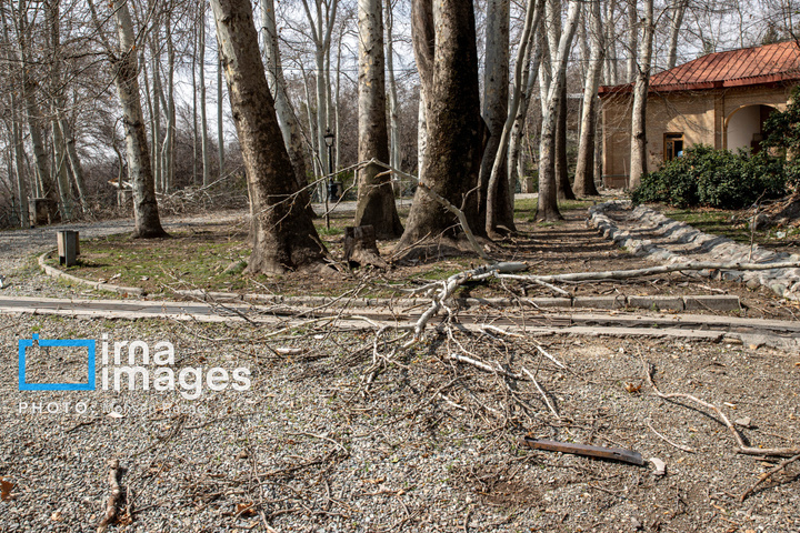 ترکش‌های بمباران هوایی به کاخ سعدآباد رسید