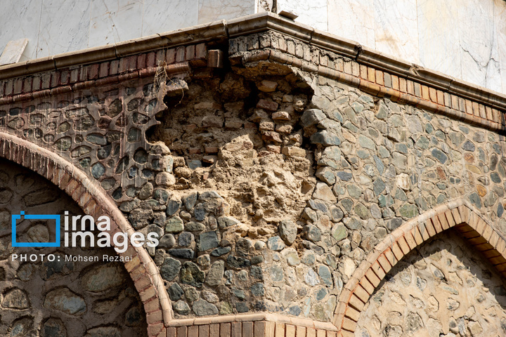 ترکش‌های بمباران هوایی به کاخ سعدآباد رسید