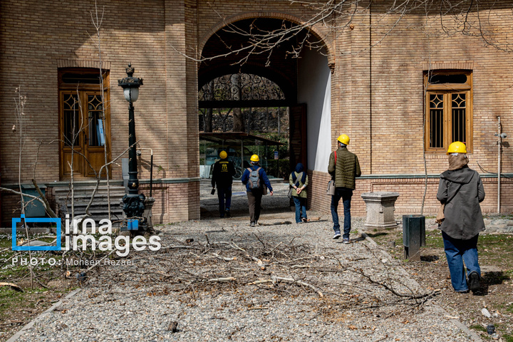 ترکش‌های بمباران هوایی به کاخ سعدآباد رسید