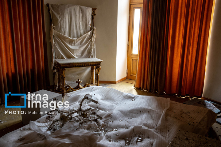 ترکش‌های بمباران هوایی به کاخ سعدآباد رسید