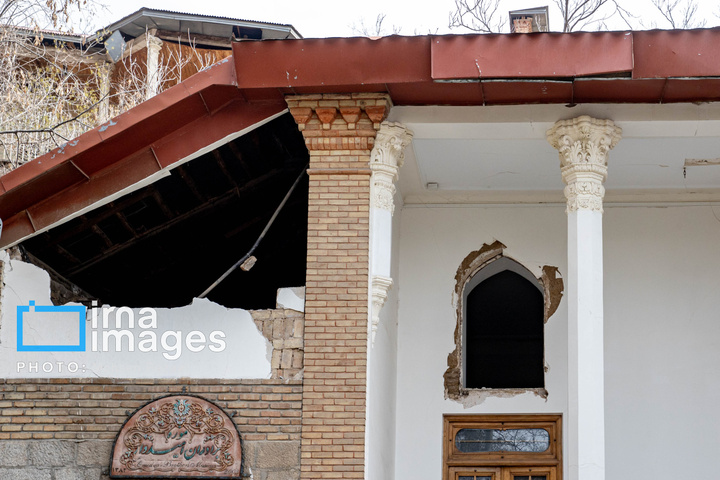 ترکش‌های بمباران هوایی به کاخ سعدآباد رسید