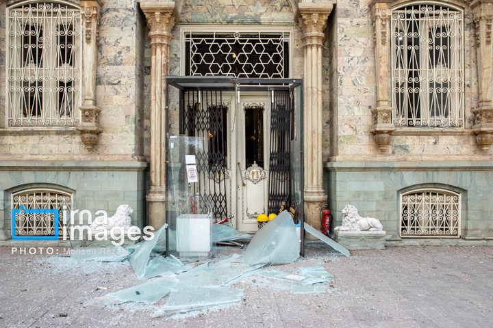 ترکش‌های بمباران هوایی به کاخ سعدآباد رسید