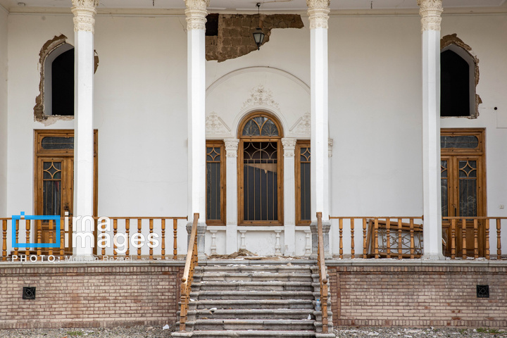 ترکش‌های بمباران هوایی به کاخ سعدآباد رسید