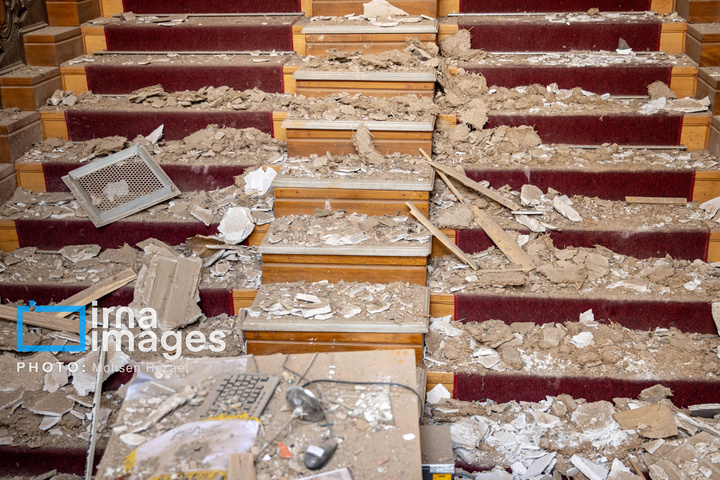 ترکش‌های بمباران هوایی به کاخ سعدآباد رسید