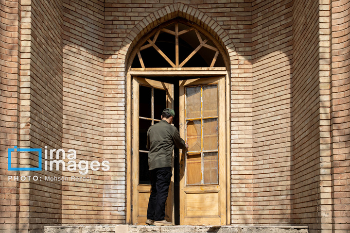 ترکش‌های بمباران هوایی به کاخ سعدآباد رسید