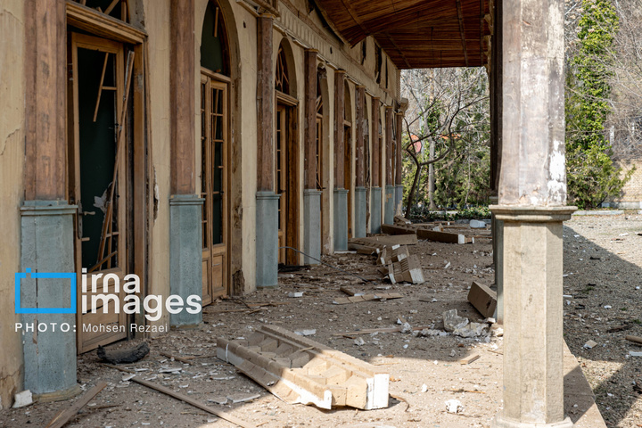 ترکش‌های بمباران هوایی به کاخ سعدآباد رسید