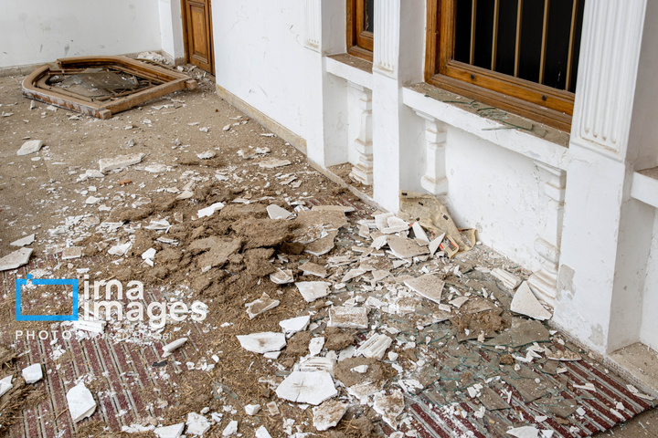 ترکش‌های بمباران هوایی به کاخ سعدآباد رسید