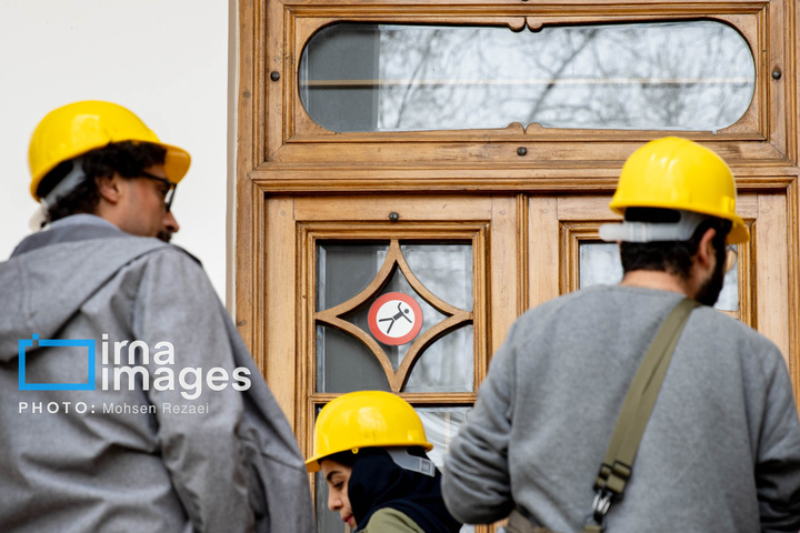 ترکش‌های بمباران هوایی به کاخ سعدآباد رسید