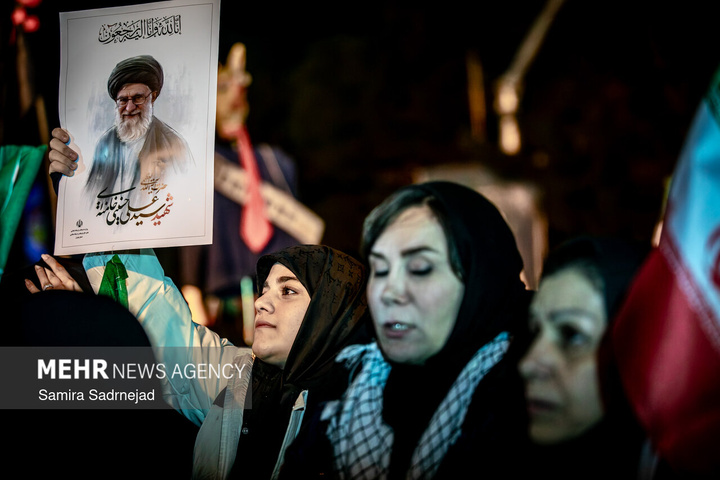 اجتماع حمایت از رزمندگان در مقابله با دشمن آمریکایی - صهیونی