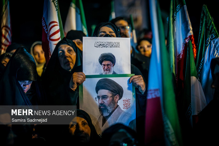 اجتماع حمایت از رزمندگان در مقابله با دشمن آمریکایی - صهیونی