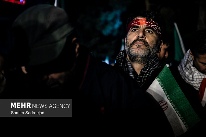 اجتماع حمایت از رزمندگان در مقابله با دشمن آمریکایی - صهیونی