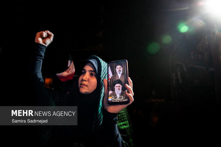 اجتماع حمایت از رزمندگان در مقابله با دشمن آمریکایی - صهیونی