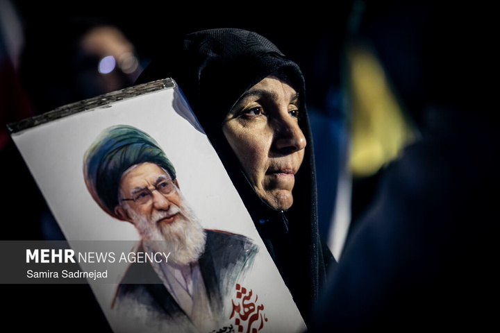 اجتماع حمایت از رزمندگان در مقابله با دشمن آمریکایی - صهیونی