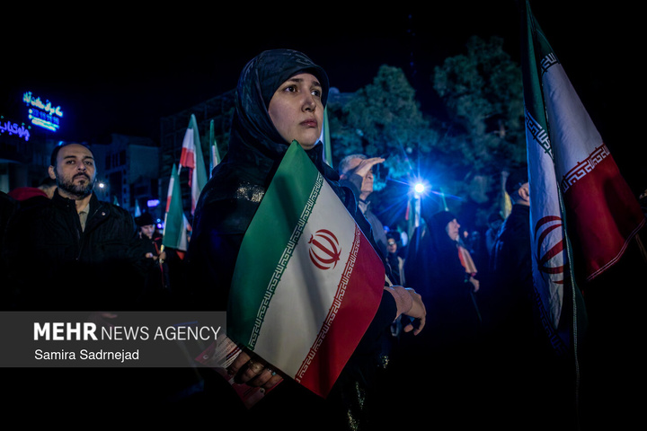 اجتماع حمایت از رزمندگان در مقابله با دشمن آمریکایی - صهیونی