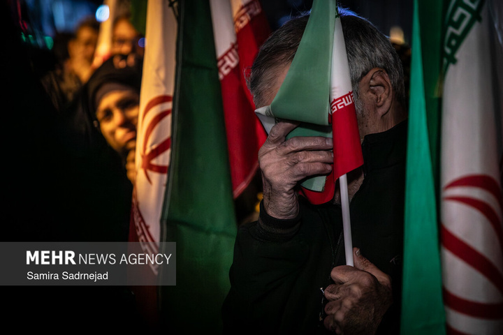 اجتماع حمایت از رزمندگان در مقابله با دشمن آمریکایی - صهیونی