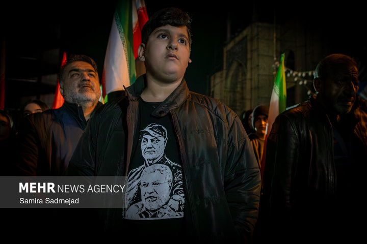 اجتماع حمایت از رزمندگان در مقابله با دشمن آمریکایی - صهیونی