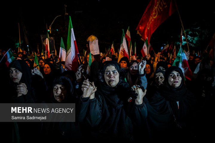 اجتماع حمایت از رزمندگان در مقابله با دشمن آمریکایی - صهیونی