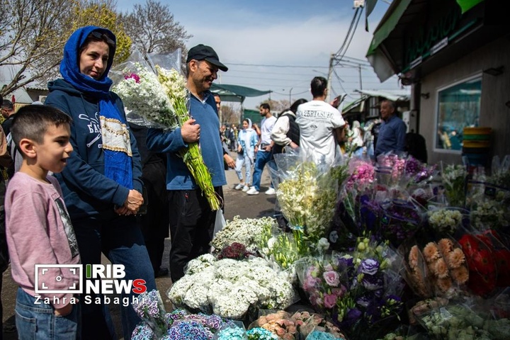 شور و حال خرید در بازار گل محلاتی در آستانه نوروز ۱۴۰۵