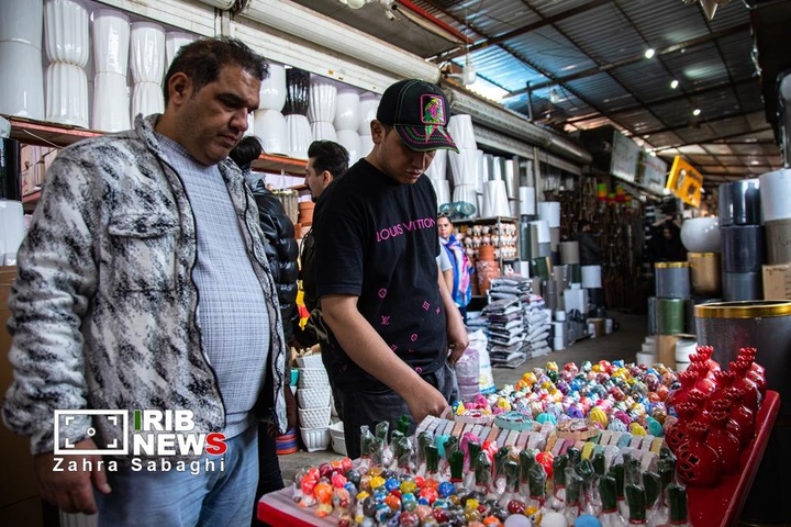 شور و حال خرید در بازار گل محلاتی در آستانه نوروز ۱۴۰۵