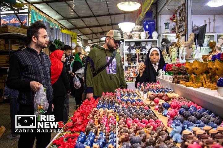 شور و حال خرید در بازار گل محلاتی در آستانه نوروز ۱۴۰۵