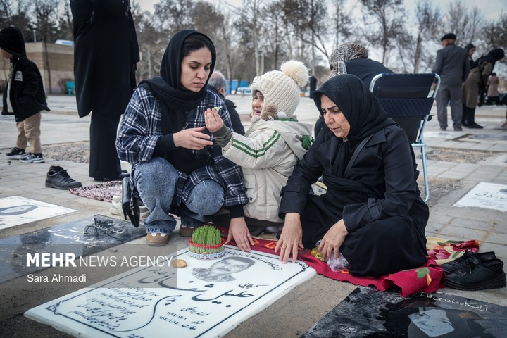 زیارت اهل قبور در پنجشنبه آخر سال - مشهد