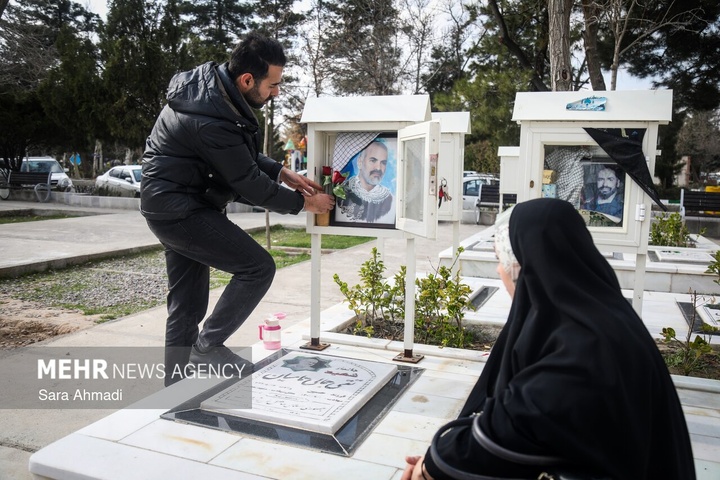 زیارت اهل قبور در پنجشنبه آخر سال - مشهد