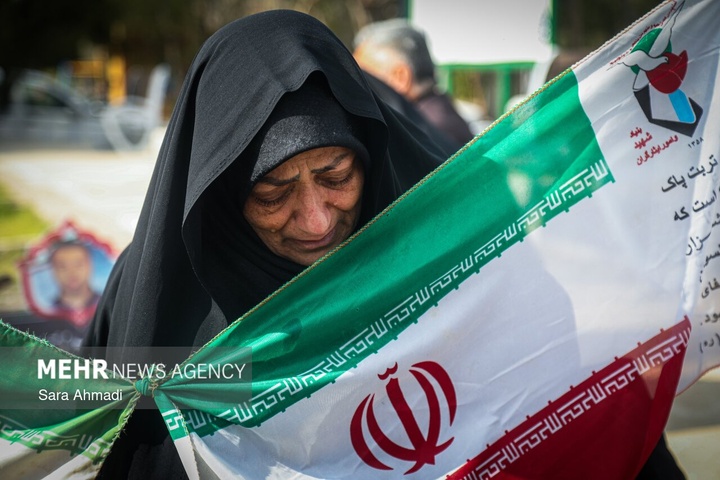 زیارت اهل قبور در پنجشنبه آخر سال - مشهد