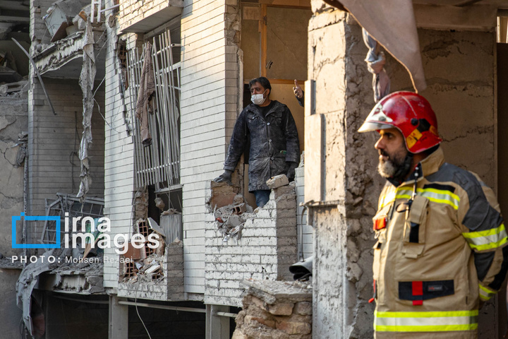 آثار حملات هوایی به مناطق مسکونی در تهران